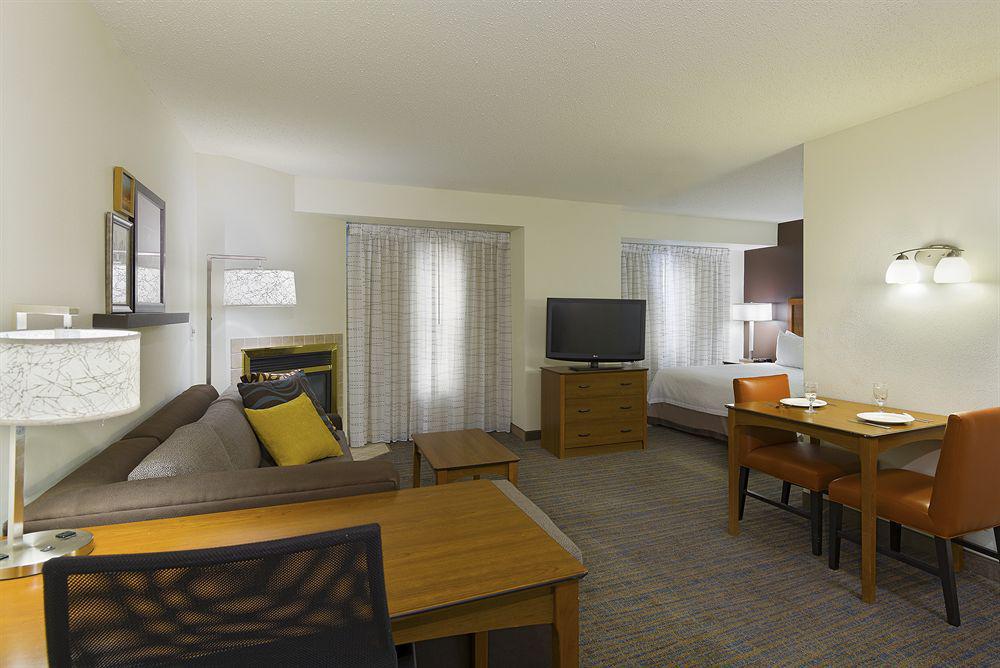 Hilton Garden Inn Atlanta North/Альфаретта Экстерьер фото