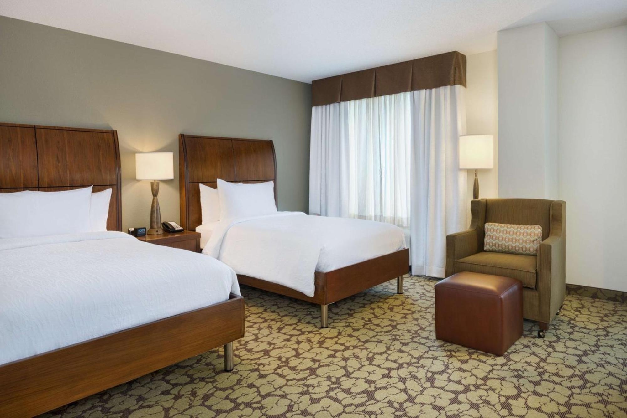 Hilton Garden Inn Atlanta North/Альфаретта Экстерьер фото