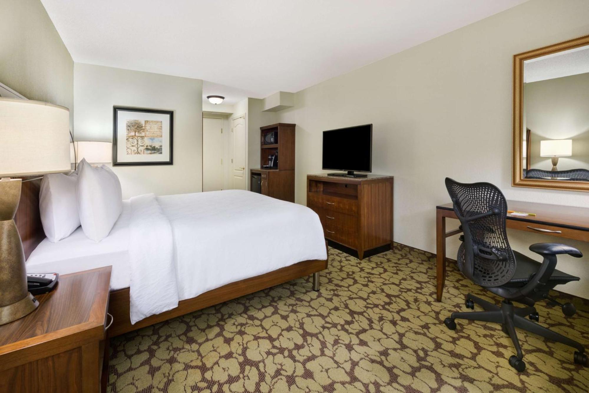 Hilton Garden Inn Atlanta North/Альфаретта Экстерьер фото