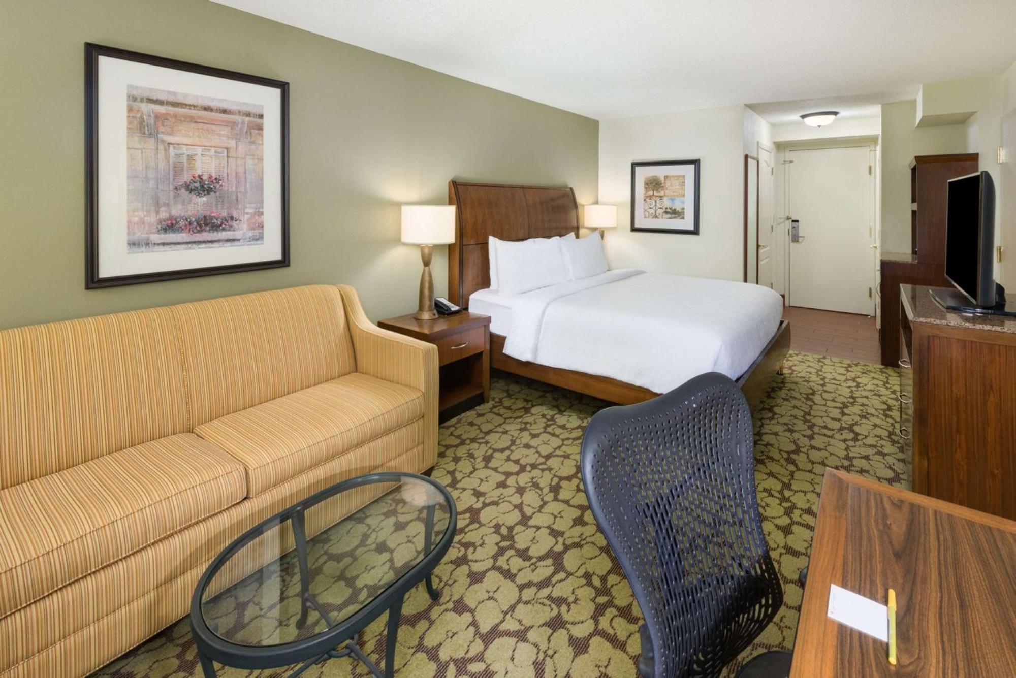 Hilton Garden Inn Atlanta North/Альфаретта Экстерьер фото