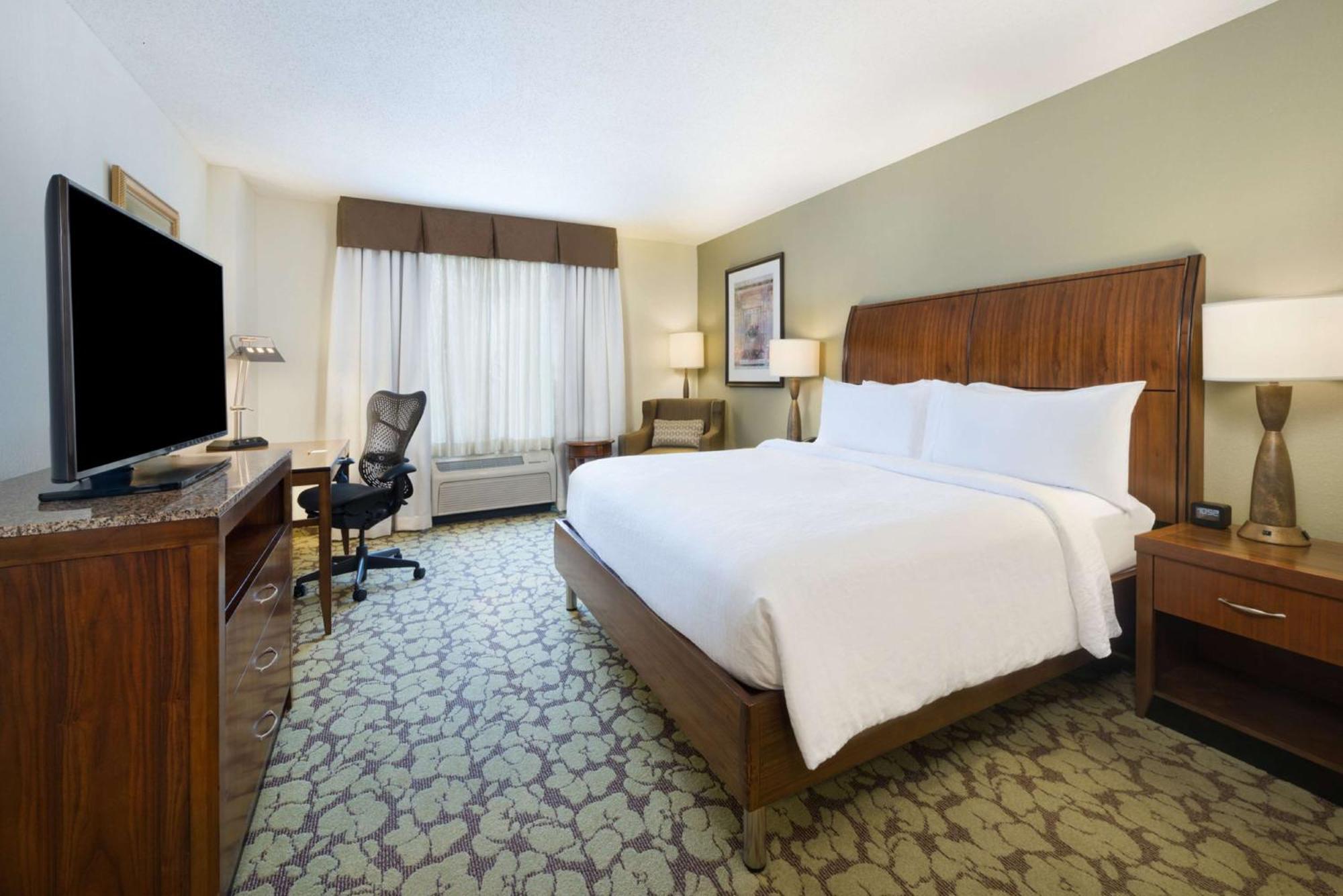 Hilton Garden Inn Atlanta North/Альфаретта Экстерьер фото